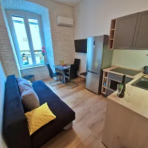  Apartment Lola's Place